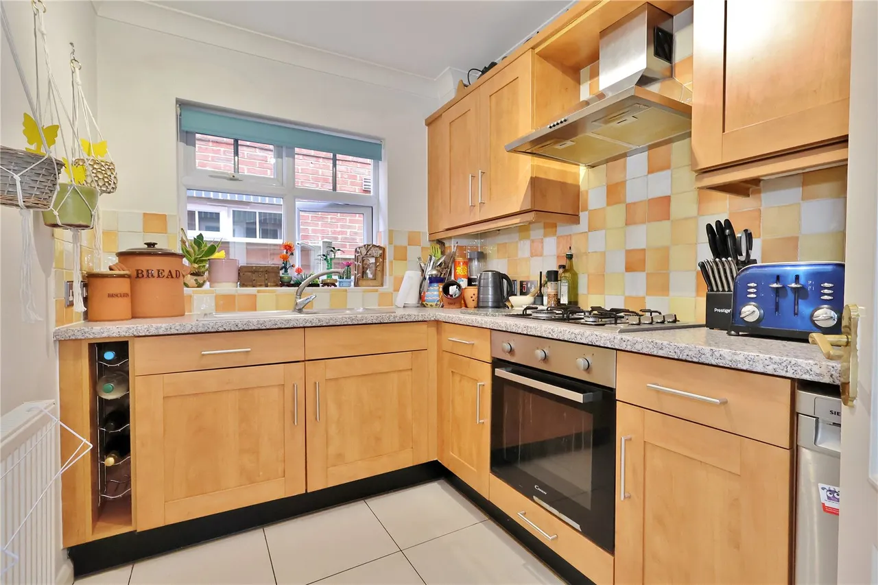 Bonsey Lane, Woking, GU22, photo 3