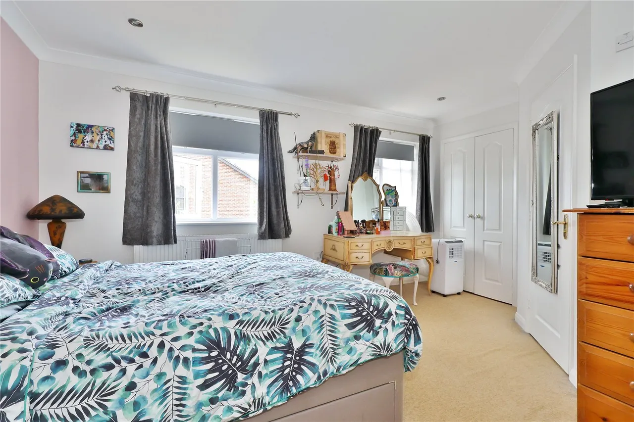 Bonsey Lane, Woking, GU22, photo 5