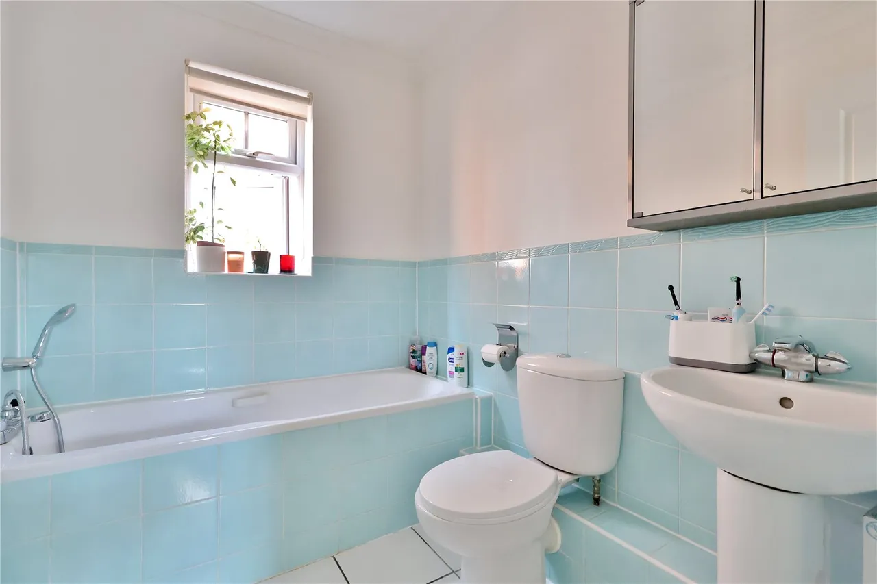 Bonsey Lane, Woking, GU22, photo 8