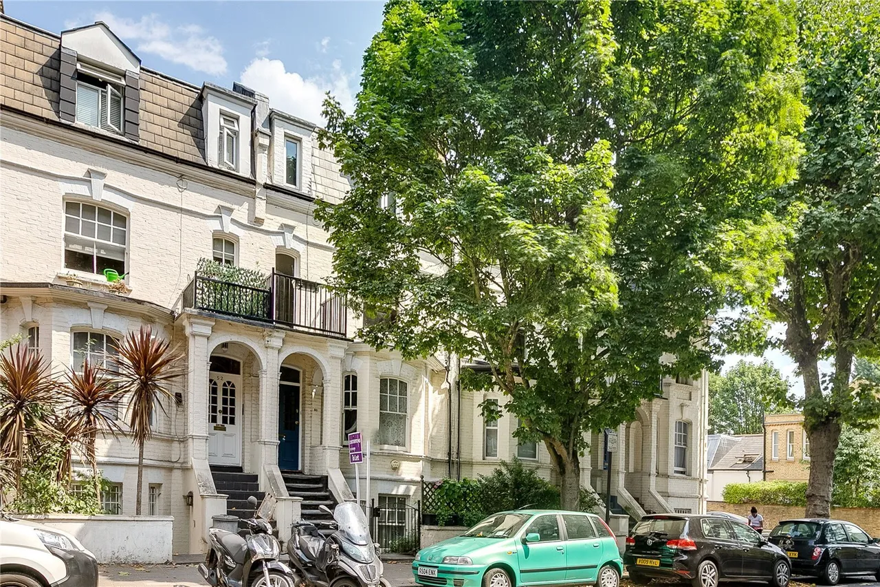 2 bed flat to rent, Munster Road, London, SW6