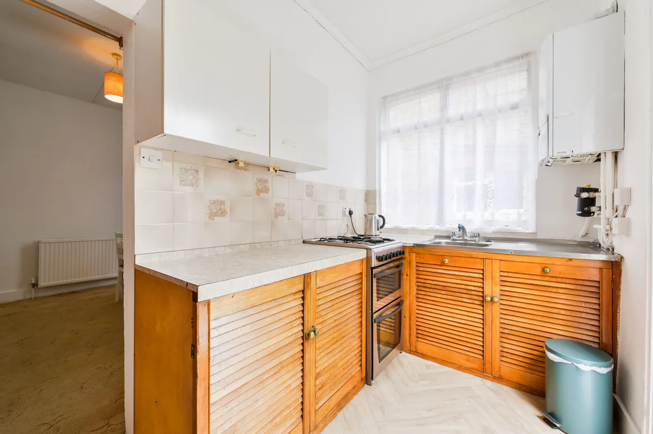 111 Carlyle Road, London, photo 10