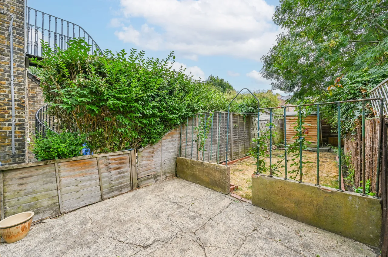 111 Carlyle Road, London, photo 11