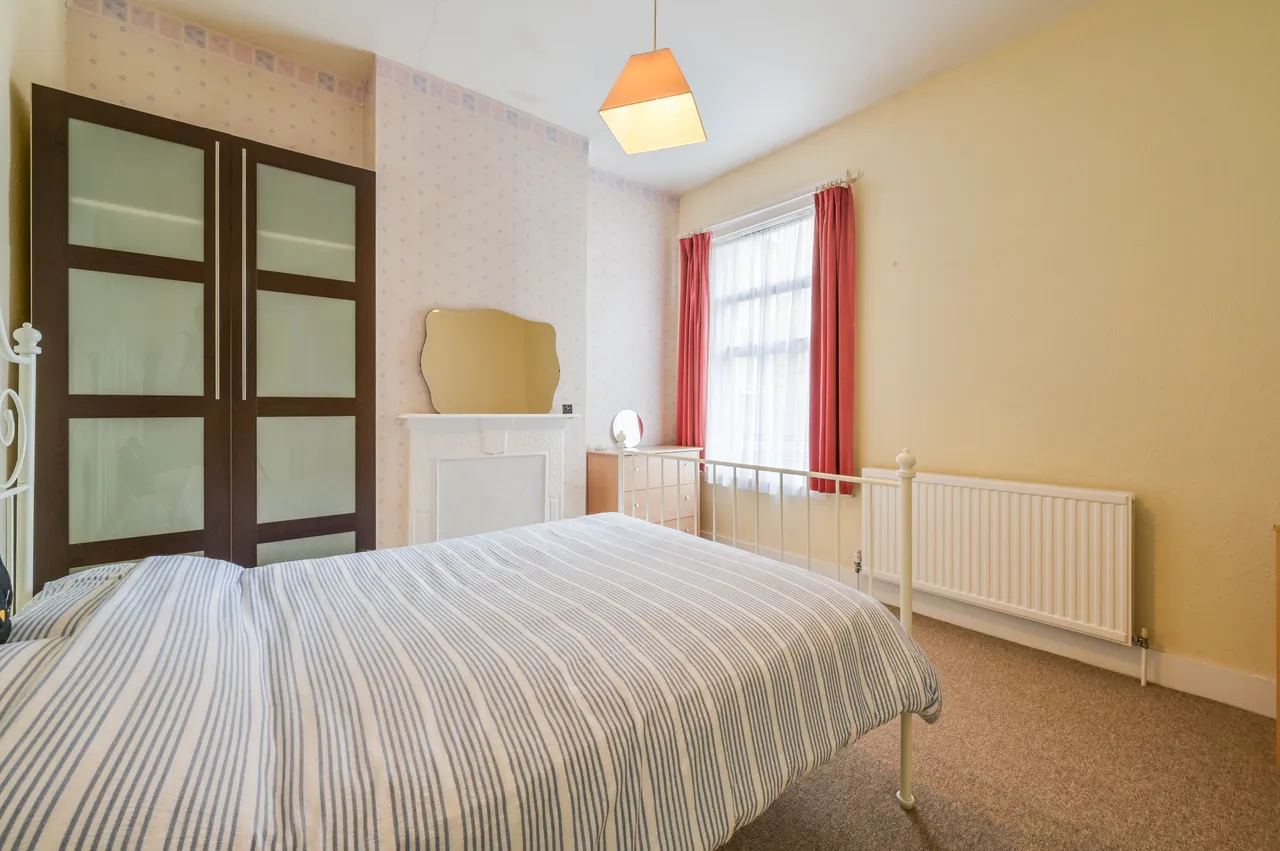 111 Carlyle Road, London, photo 4