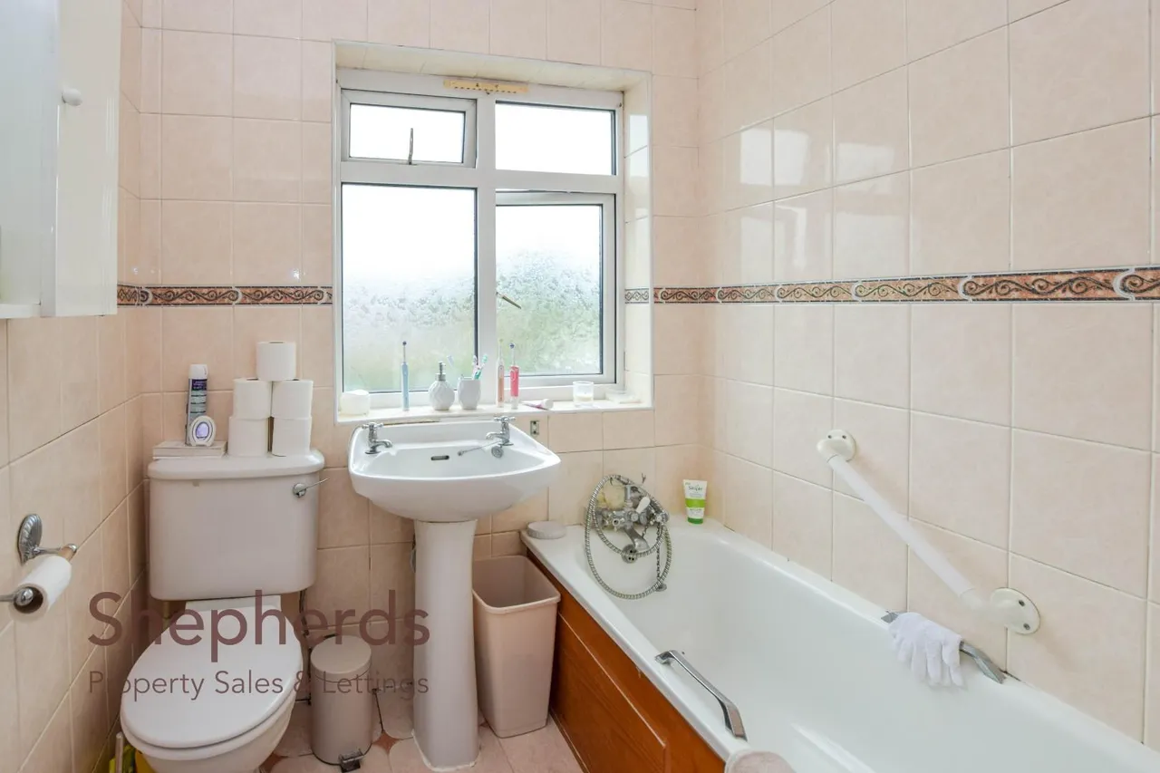 Seaforth Drive, Waltham Cross, EN8, photo 16