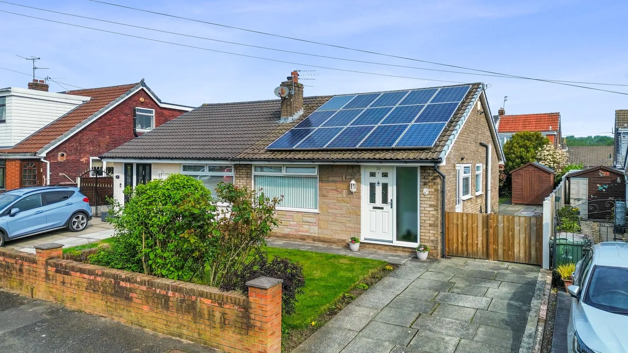 2 bed house for sale — Porlock Avenue, Sutton Leach, St. Helens, St. Helens, WA9 4PE