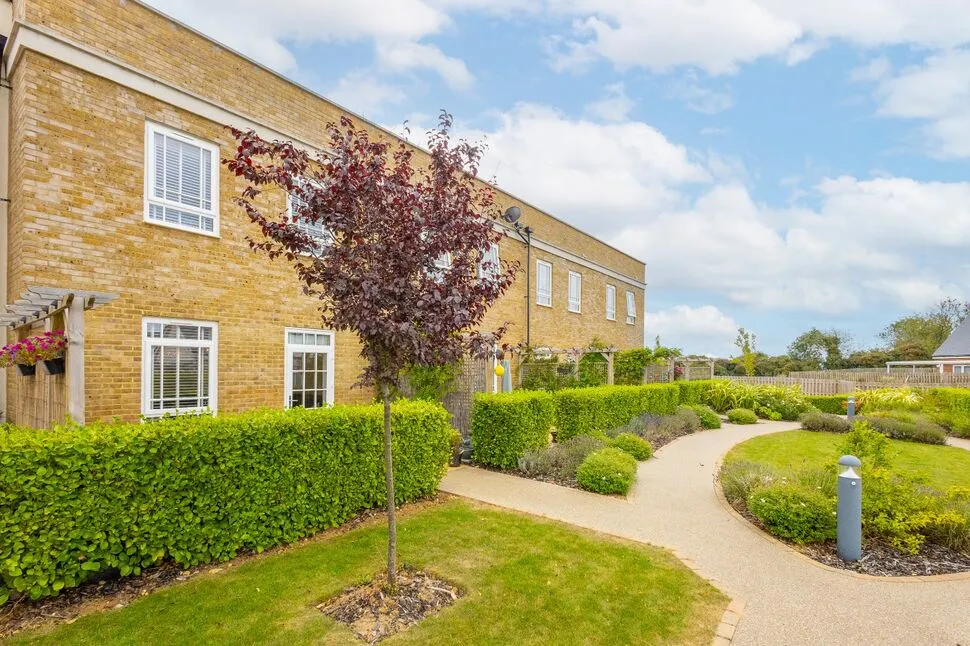 2 bed house for sale, Hurricane Way, Hawkinge, CT18