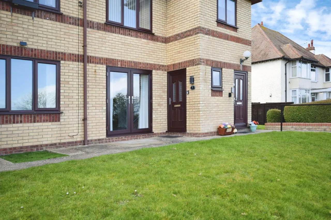 Seacroft Esplanade, Alderney Court Mews, PE25, photo 12
