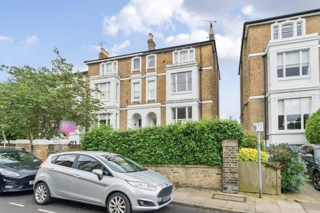 2 bed flat for sale, Mount Ararat Road, Richmond, TW10