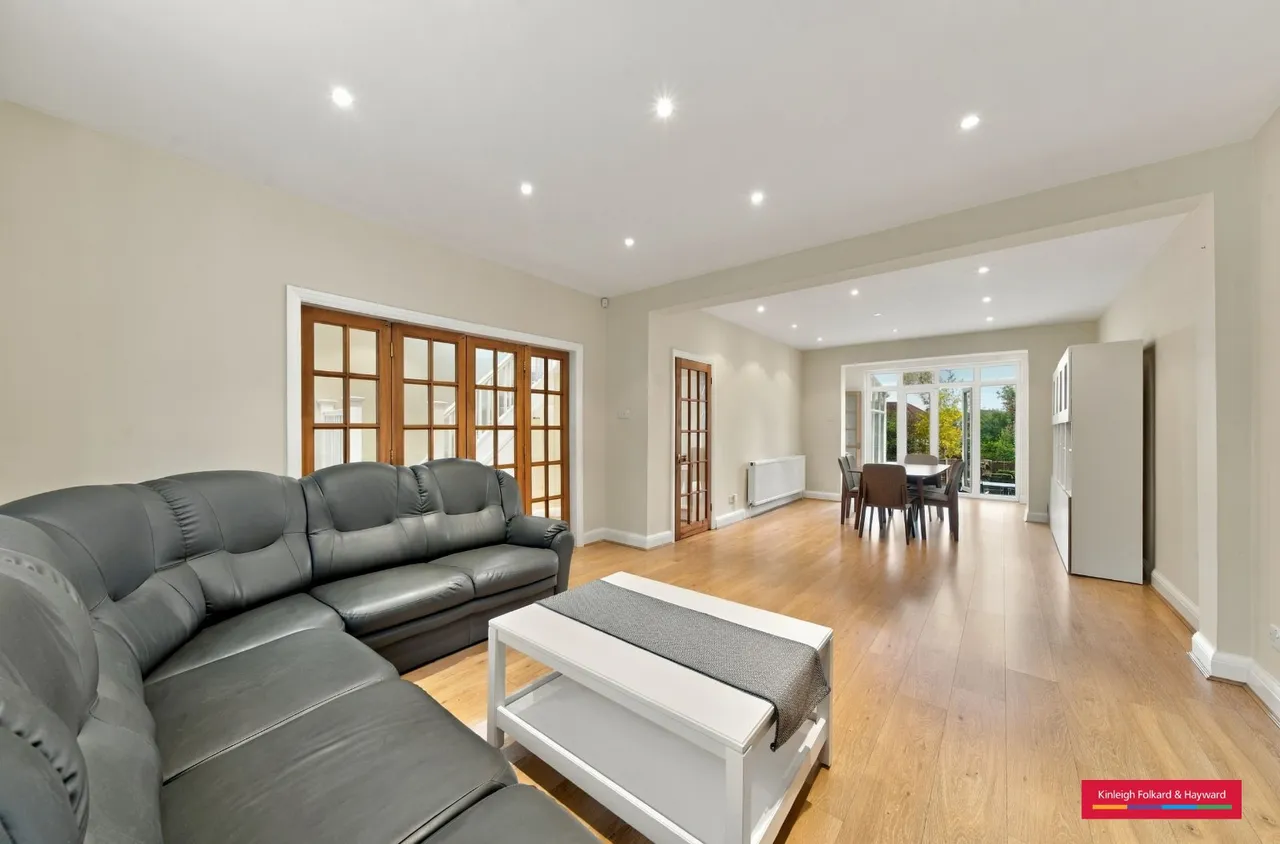 4 bed house to rent, Cissbury Ring South, London, N12