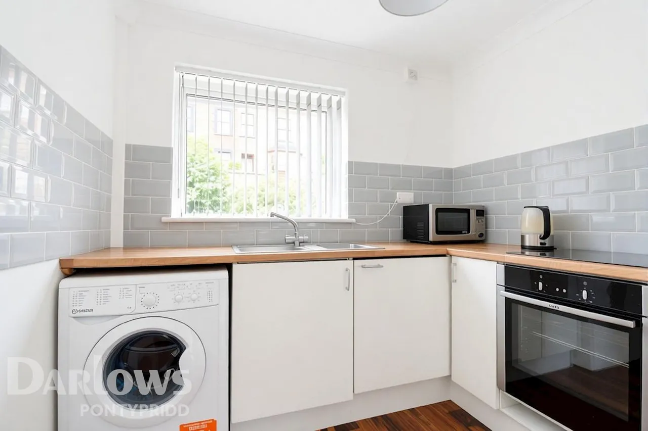 Quarry Hill Close, Pontypridd, photo 2
