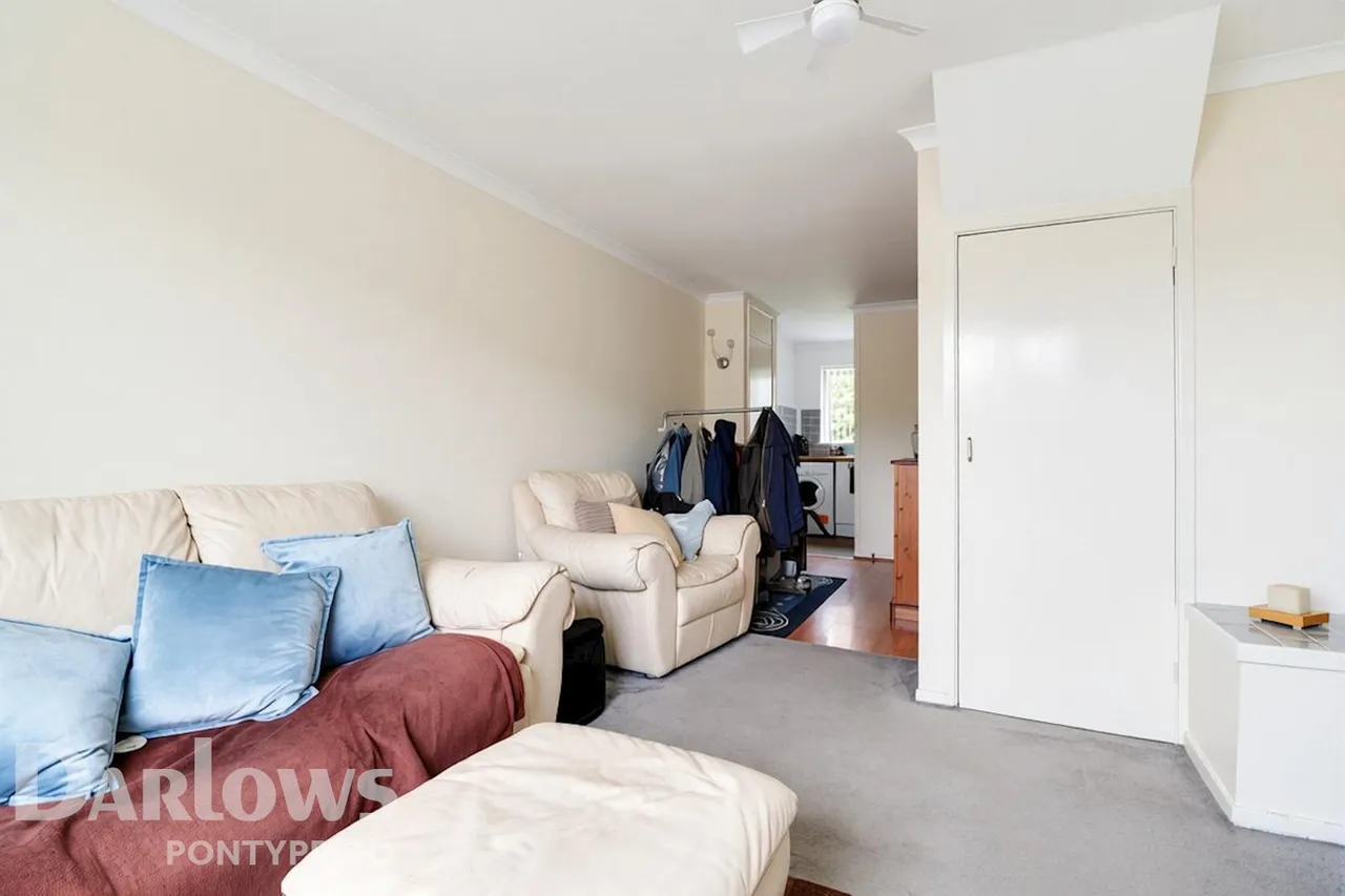 Quarry Hill Close, Pontypridd, photo 5
