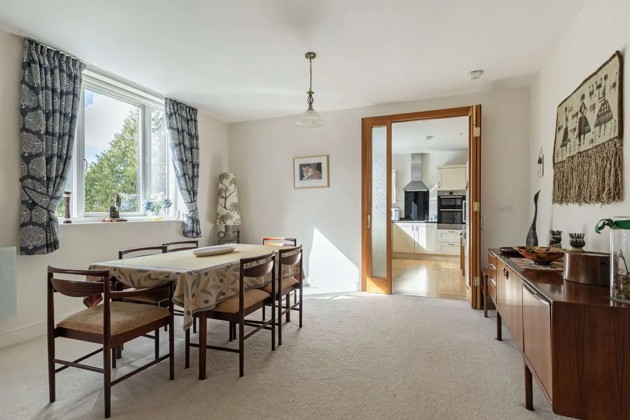 Pittville Place, Cheltenham, Gloucestershire, GL52 3HZ, photo 4