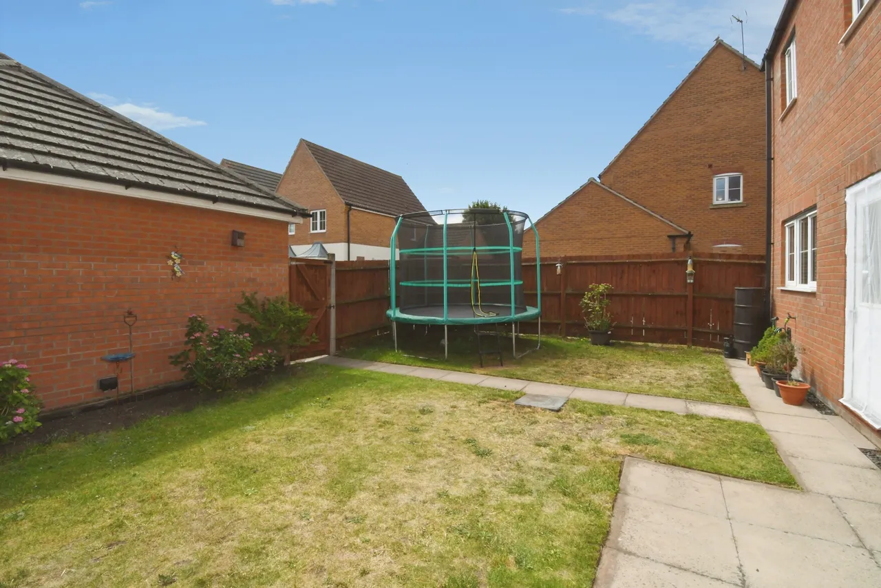 Pavillion Gardens, North Hykeham, LN6, photo 21