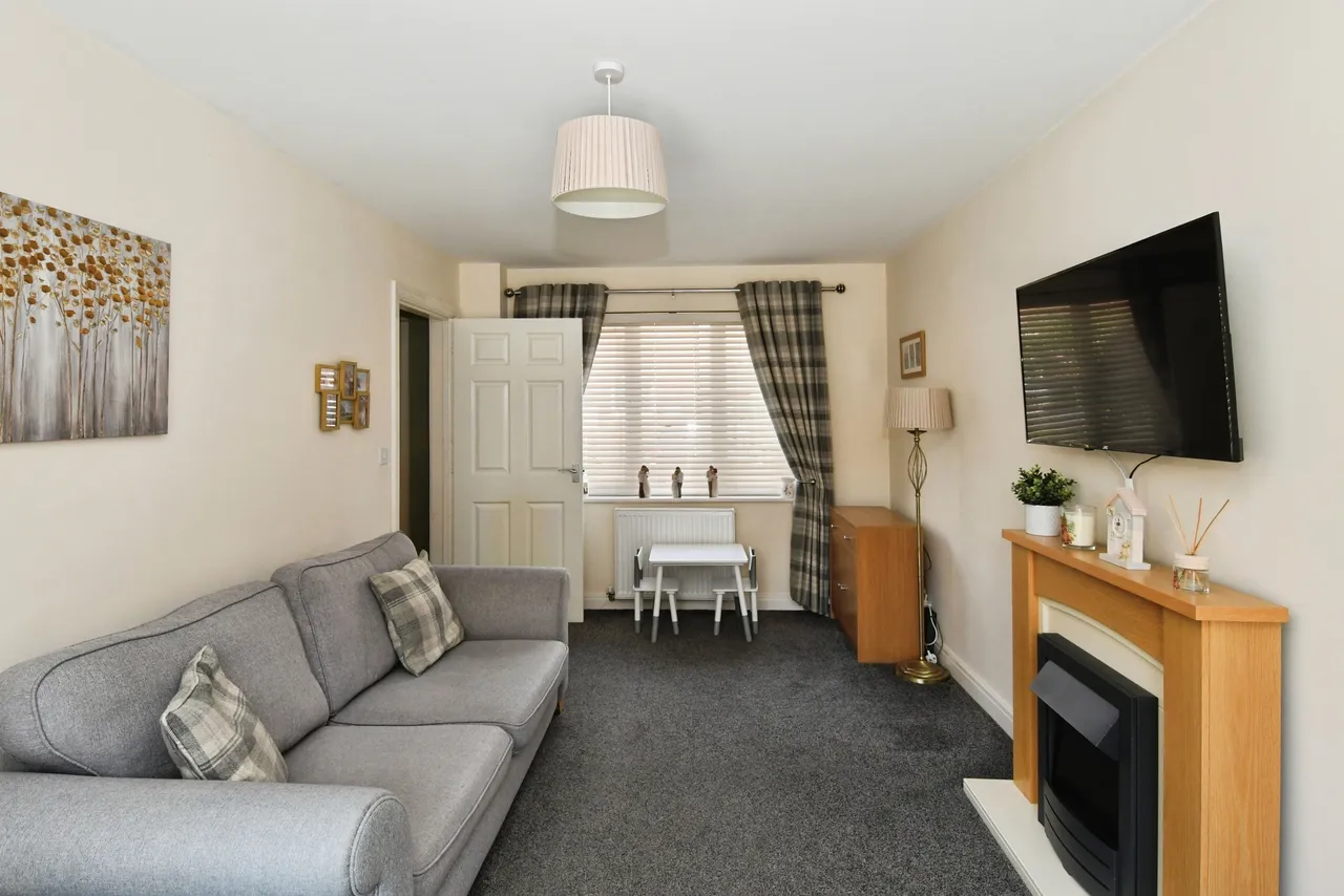 Pavillion Gardens, North Hykeham, LN6, photo 9