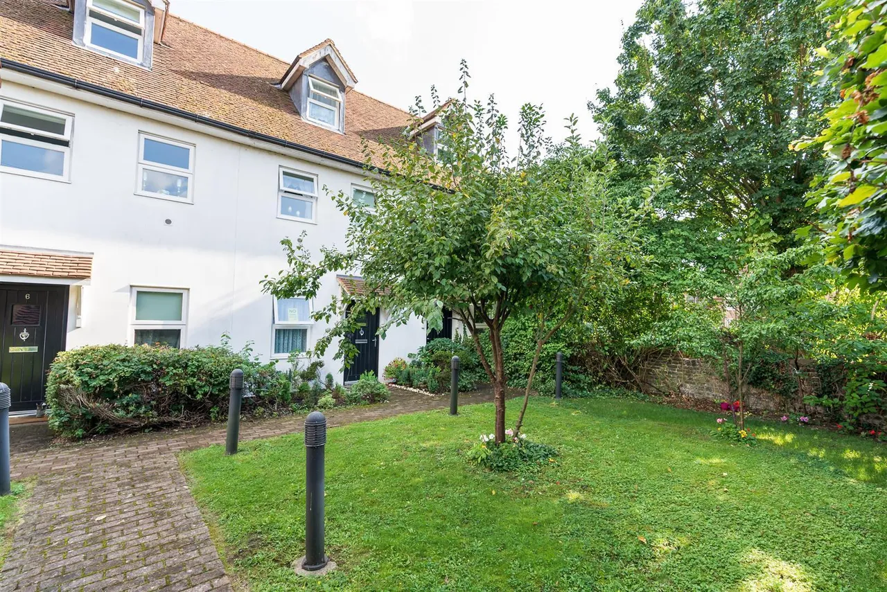 Bath Road, West Drayton, UB7, photo 8