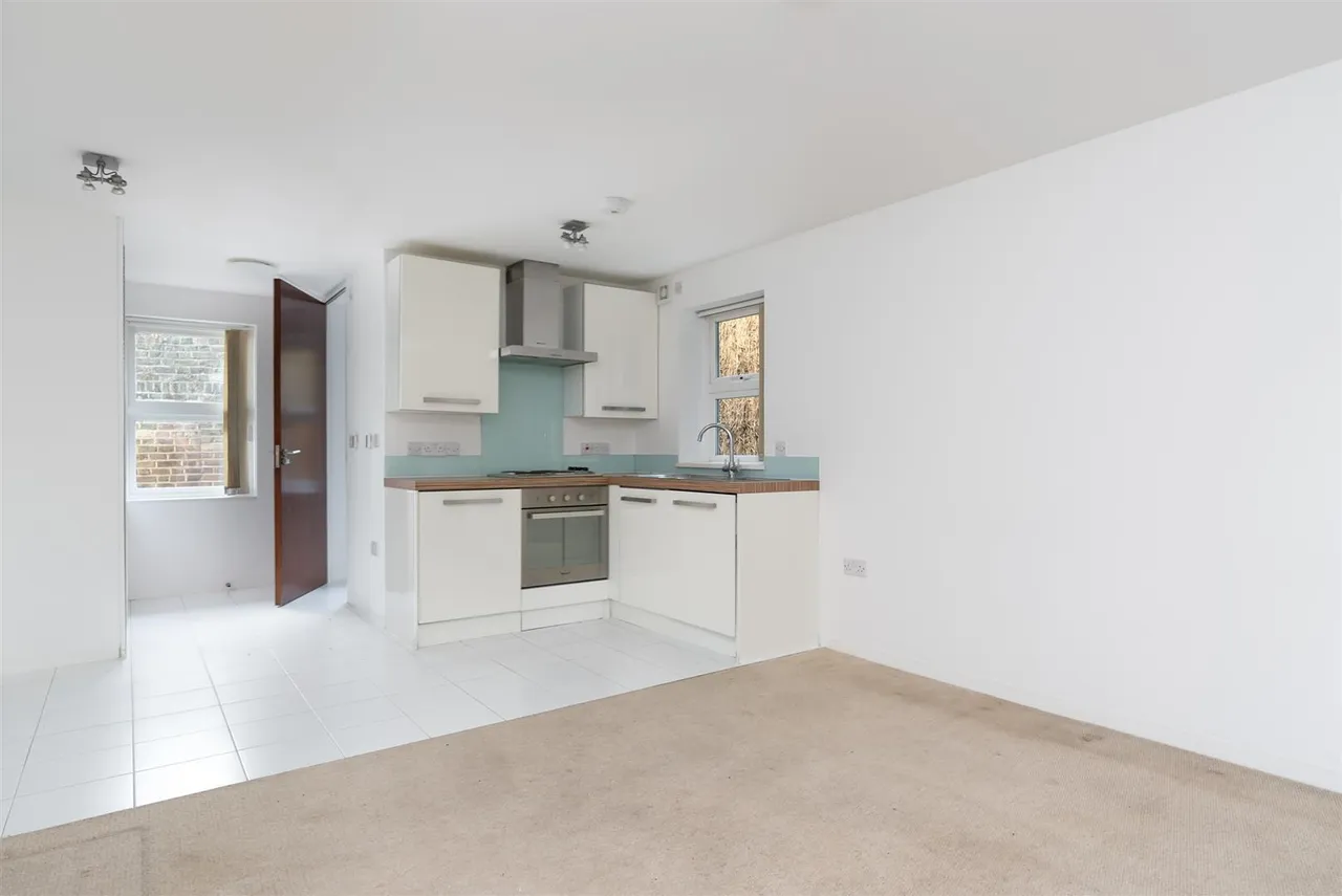 Bath Road, West Drayton, UB7, photo 3