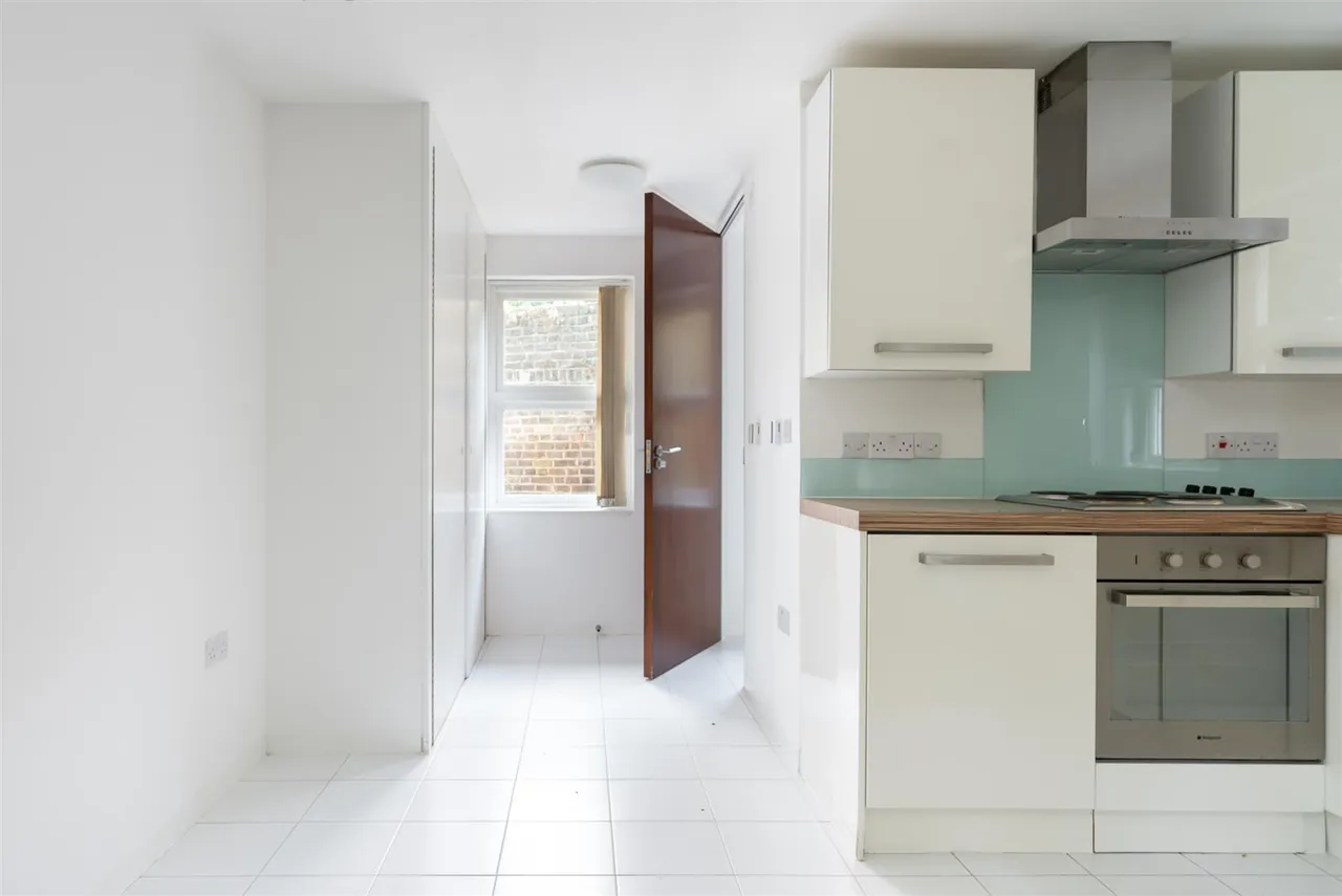 Bath Road, West Drayton, UB7, photo 5