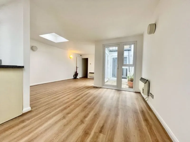 Long Lane, London SE1 4PH, photo 2