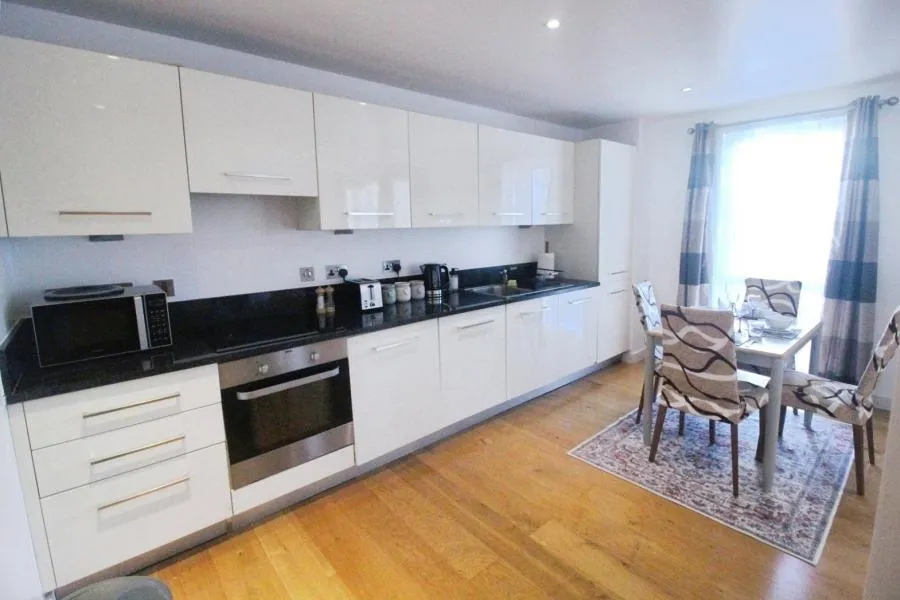 2 bed flat to rent, Railway Terrace, Slough, SL2
