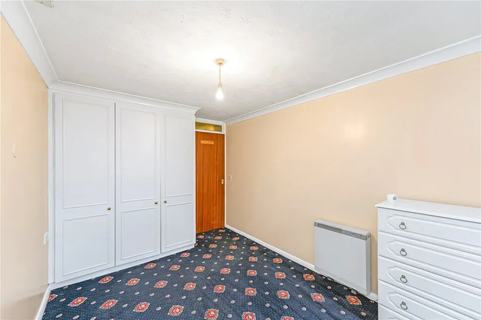 Portland Close, Chadwell Heath, RM6, photo 12