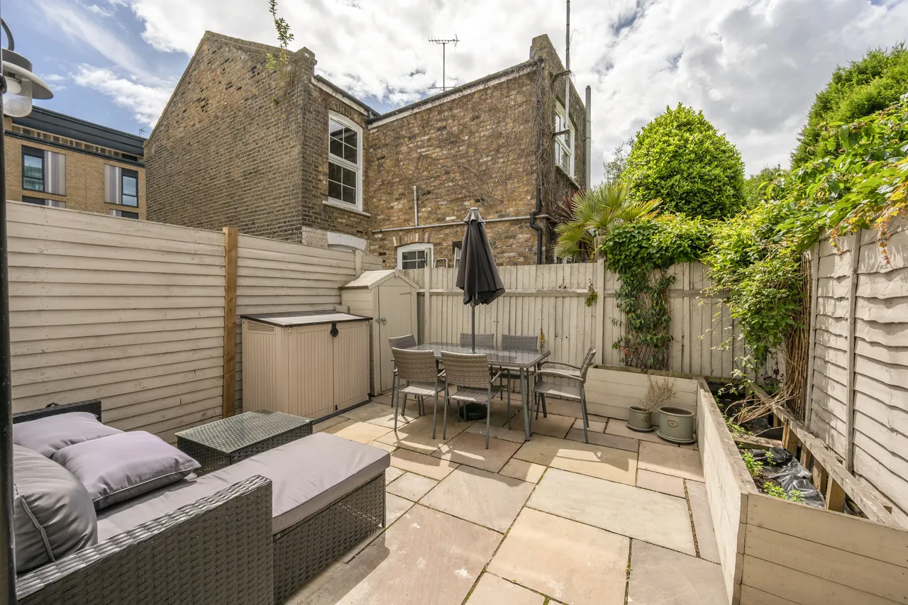10 Eltringham Street, London, photo 6