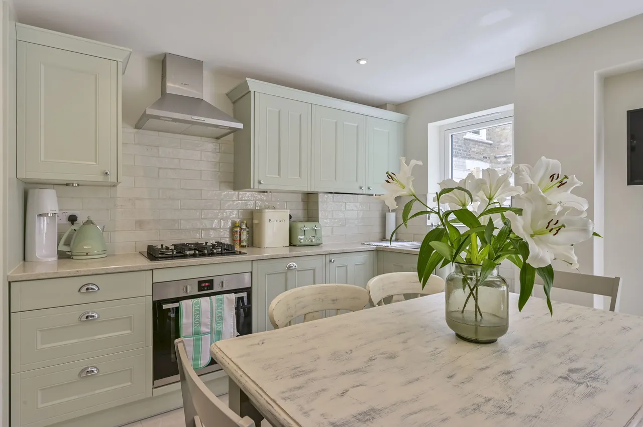 10 Eltringham Street, London, photo 5