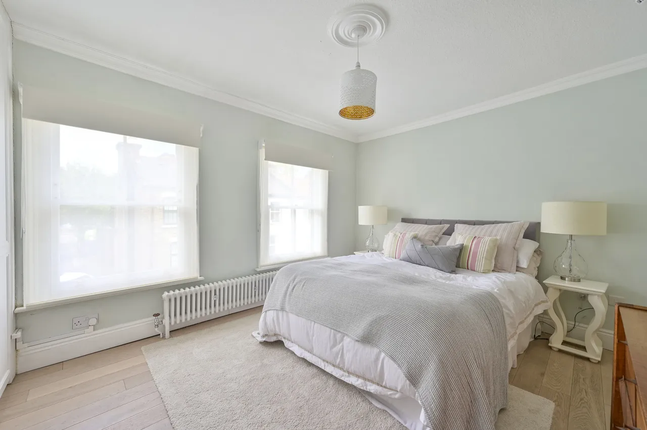 10 Eltringham Street, London, photo 10