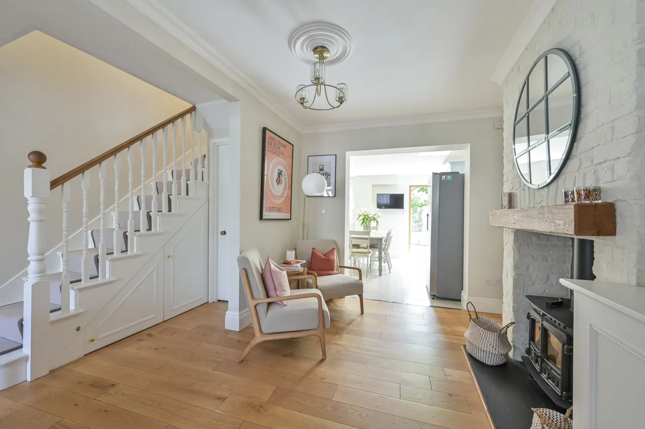10 Eltringham Street, London, photo 4