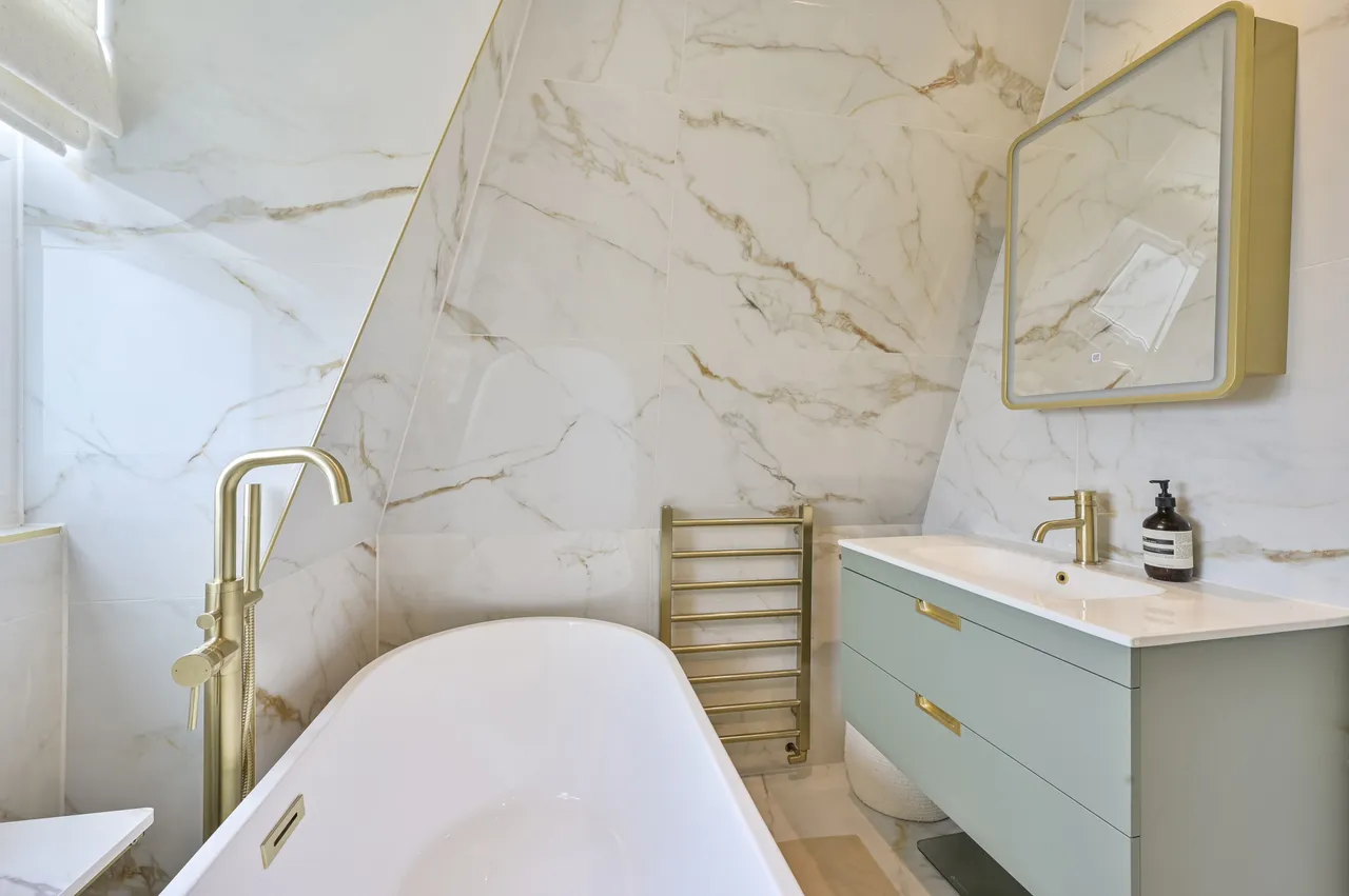 10 Eltringham Street, London, photo 11