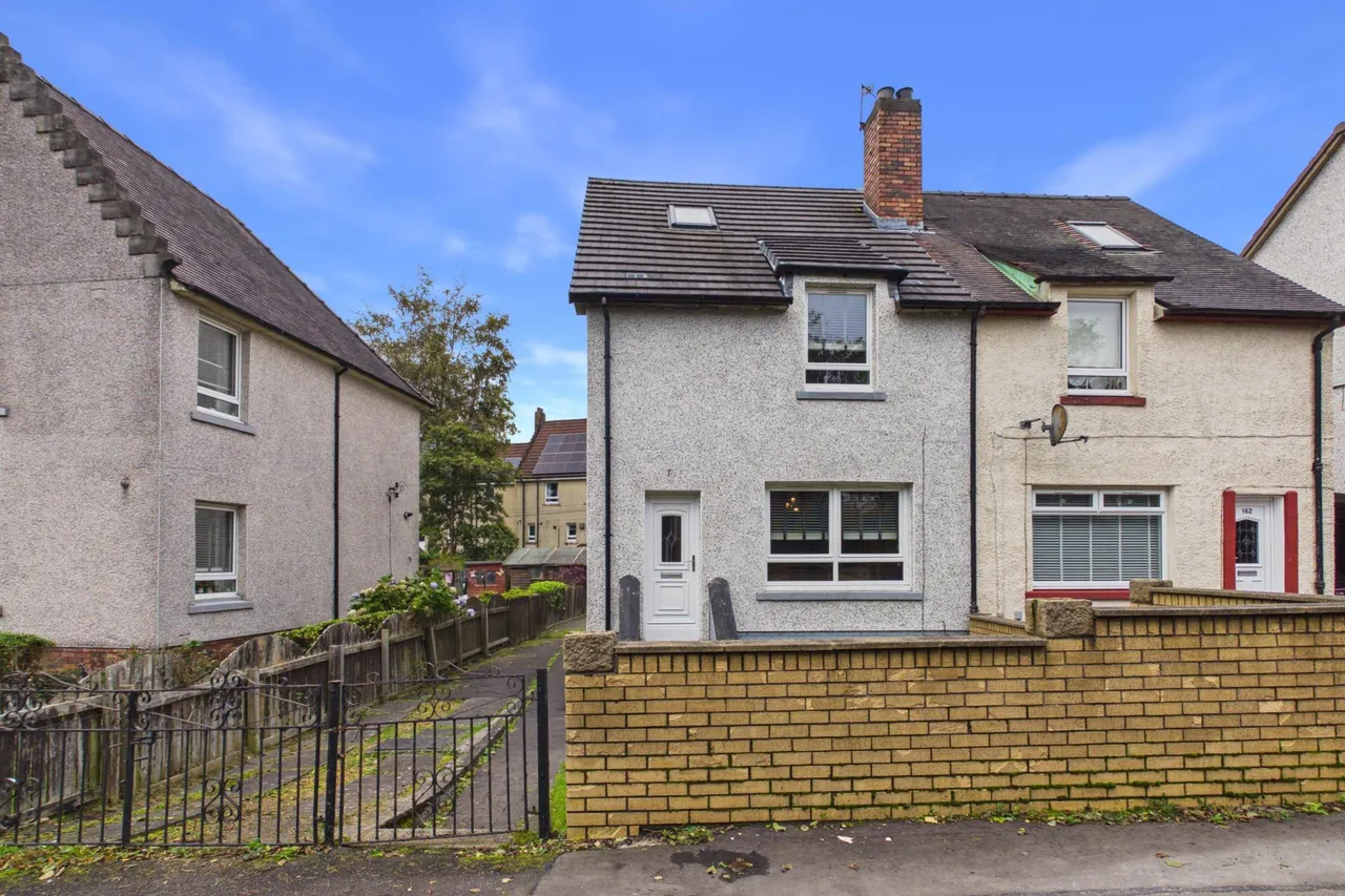 2 bed house for sale, Howletnest Road, Airdrie