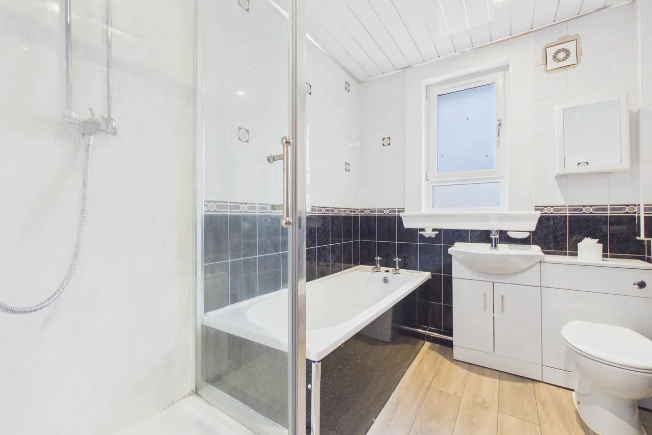 Howletnest Road, Airdrie, photo 16