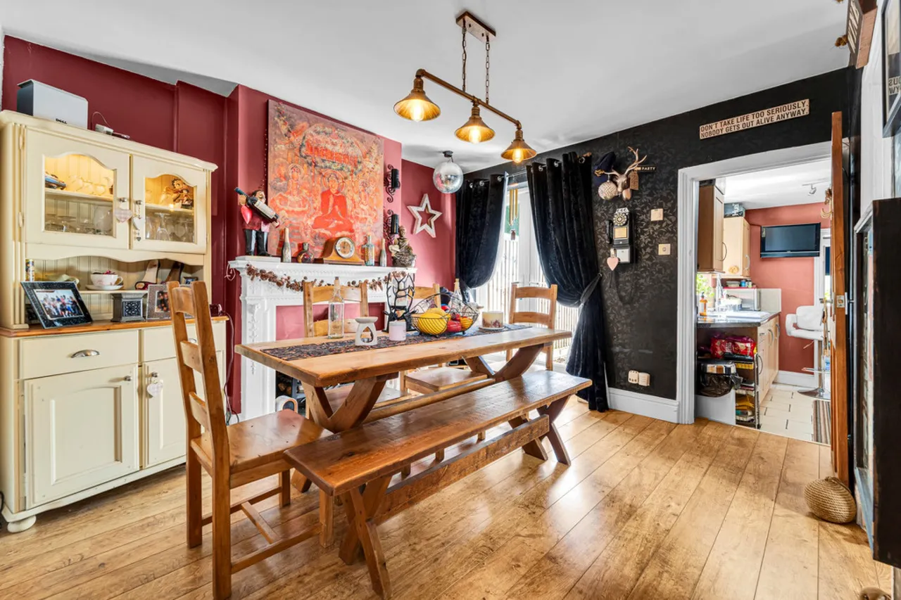 New Road, Staines-upon-Thames, TW18, photo 3