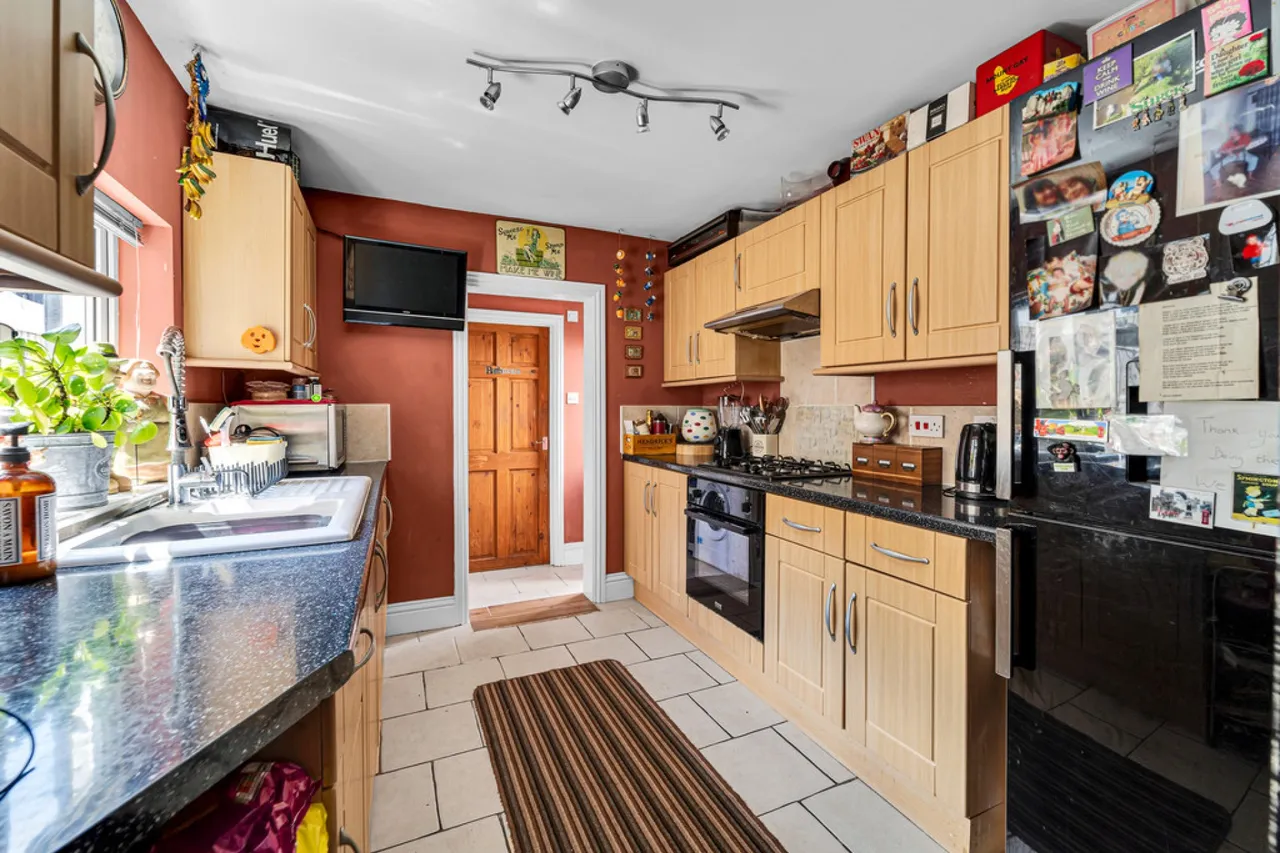 New Road, Staines-upon-Thames, TW18, photo 13
