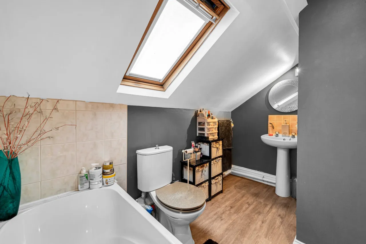 New Road, Staines-upon-Thames, TW18, photo 10