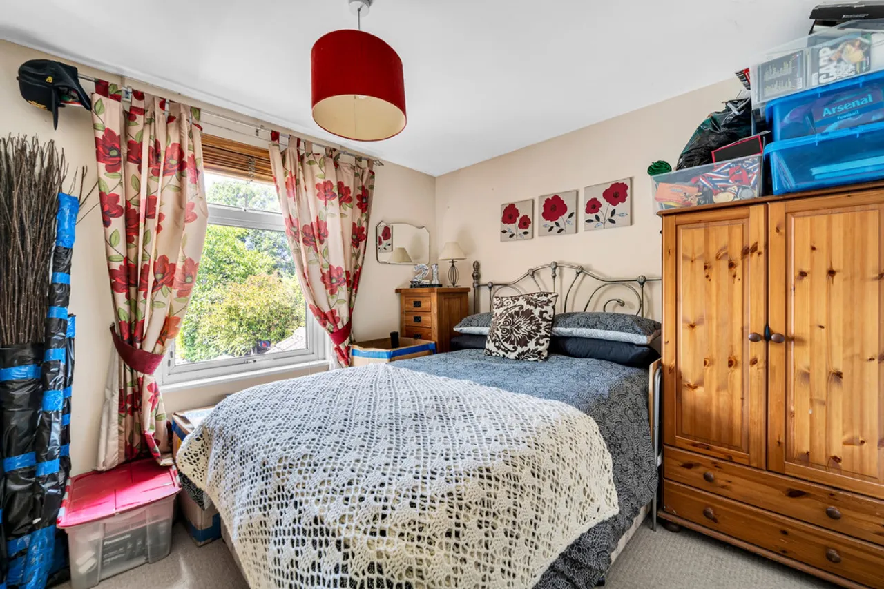 New Road, Staines-upon-Thames, TW18, photo 9