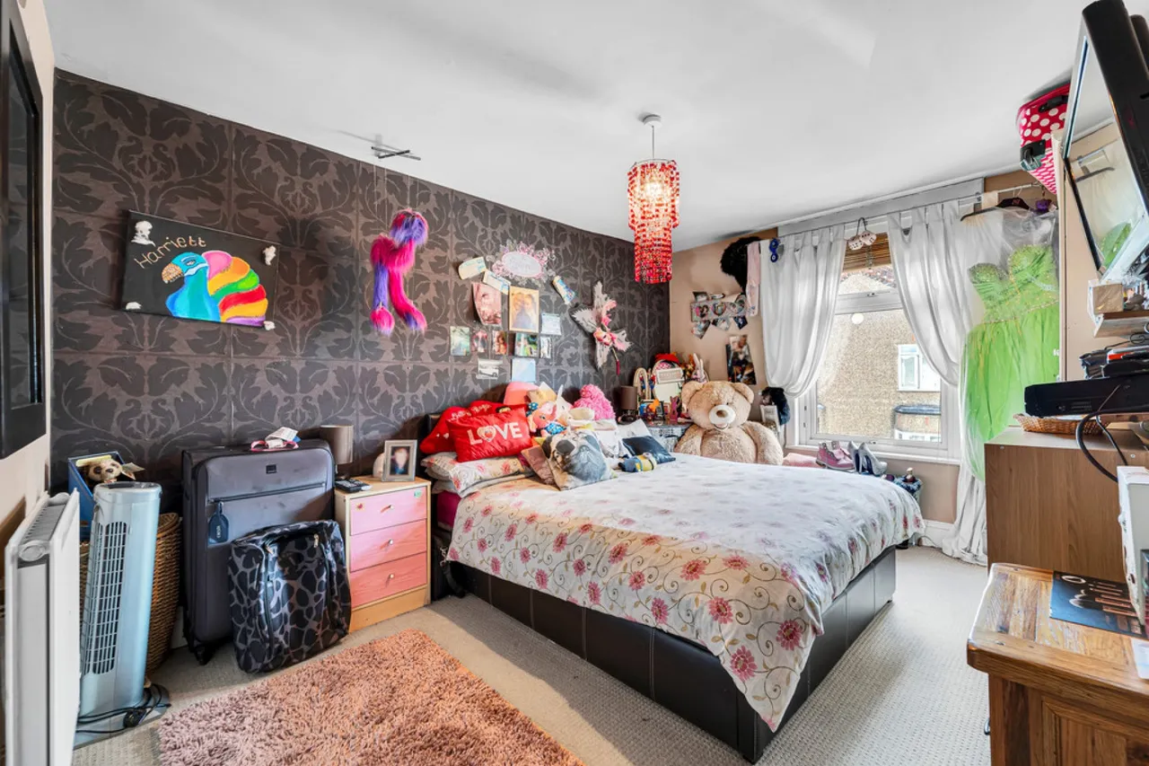 New Road, Staines-upon-Thames, TW18, photo 8