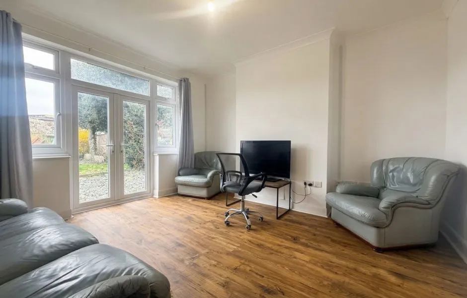 St. Stephens Road, Yiewsley, UB7, photo 4