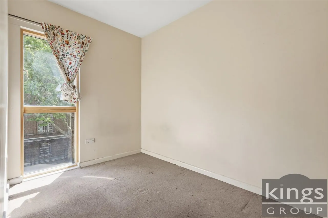 Seven Sisters Road, London, N15, photo 8