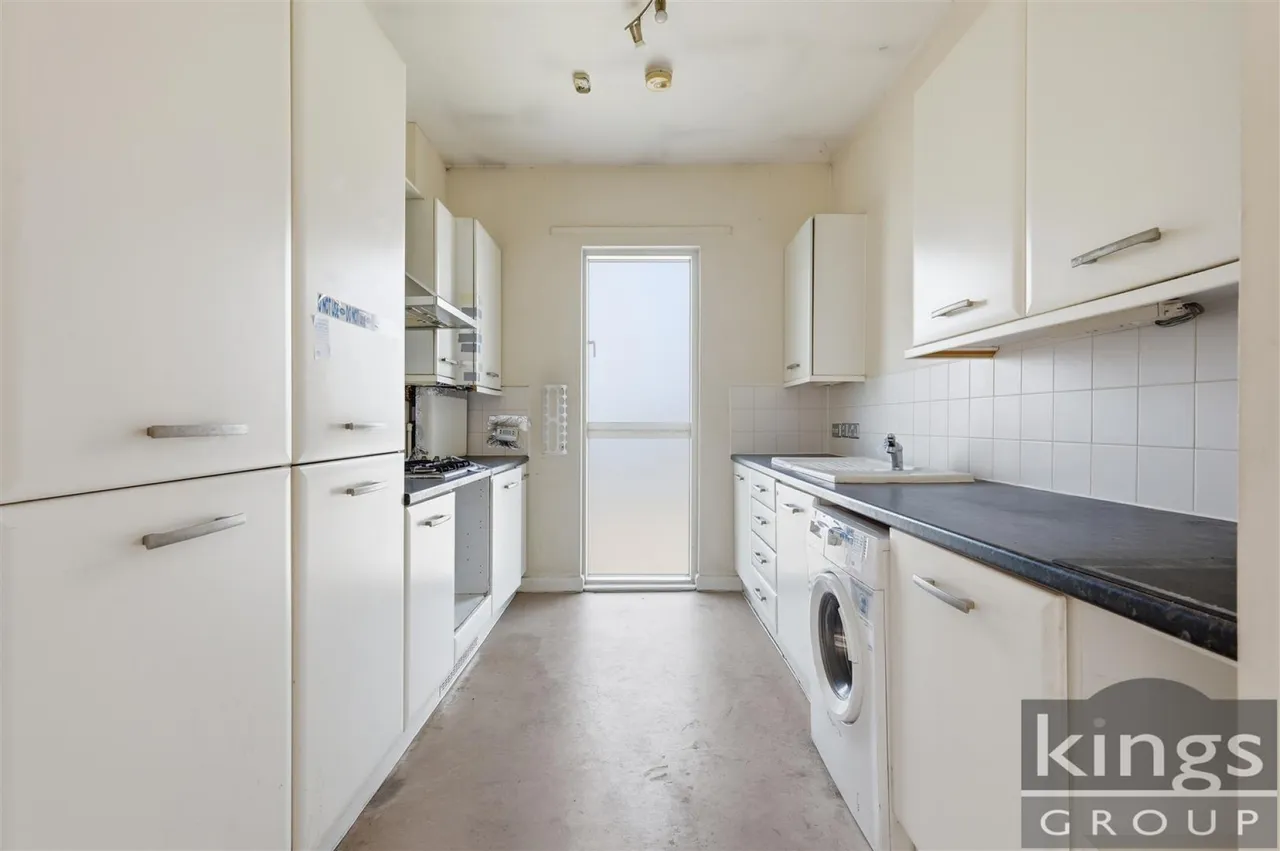 Seven Sisters Road, London, N15, photo 3