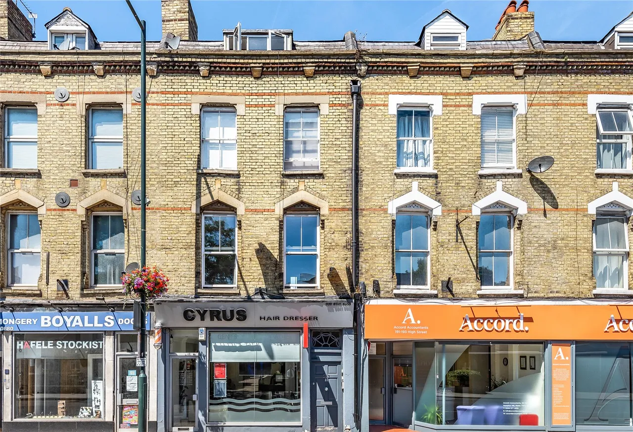 1 bed flat for sale — High Street, Hampton Hill, London, TW12 1NL