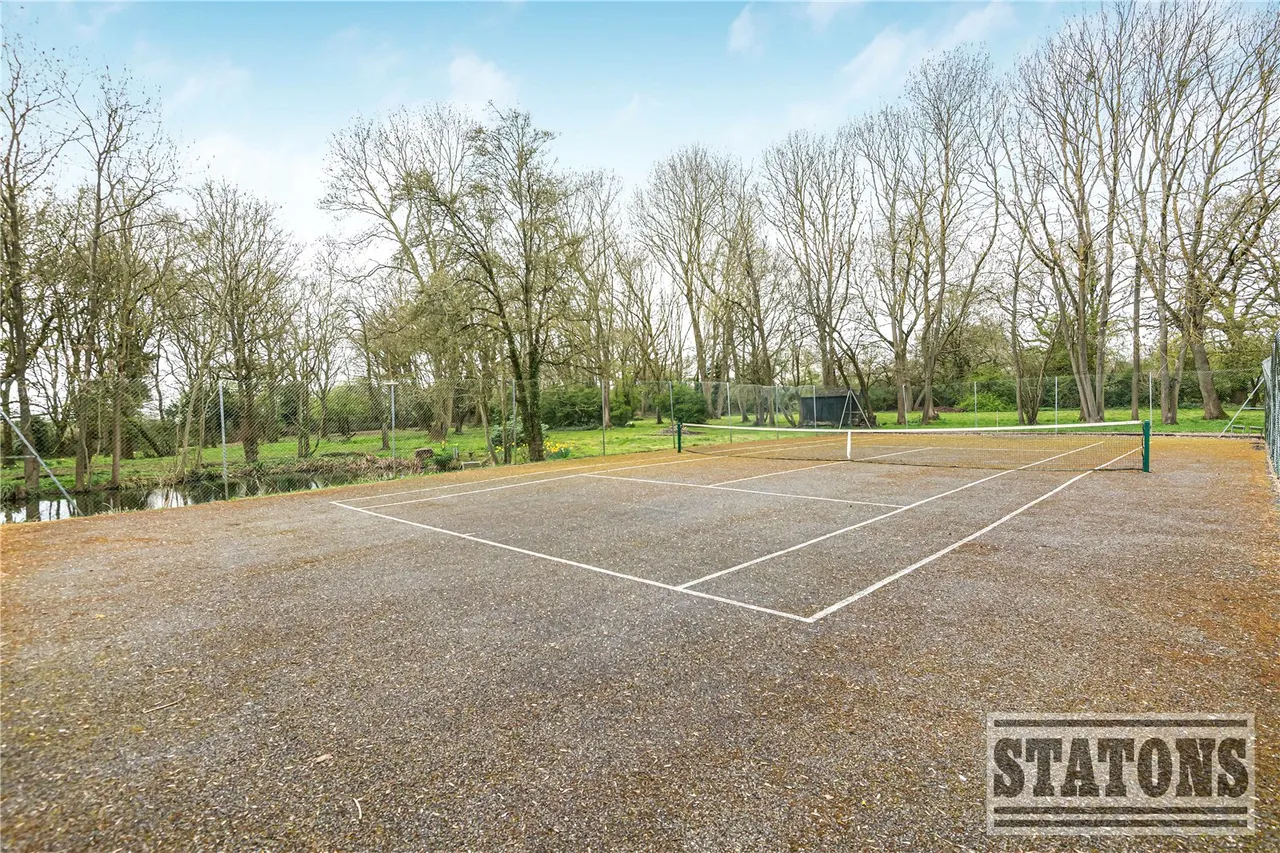 Rydal Mount, Santers Lane, Potters Bar, Hertfordshire, EN6 2SP, photo 16
