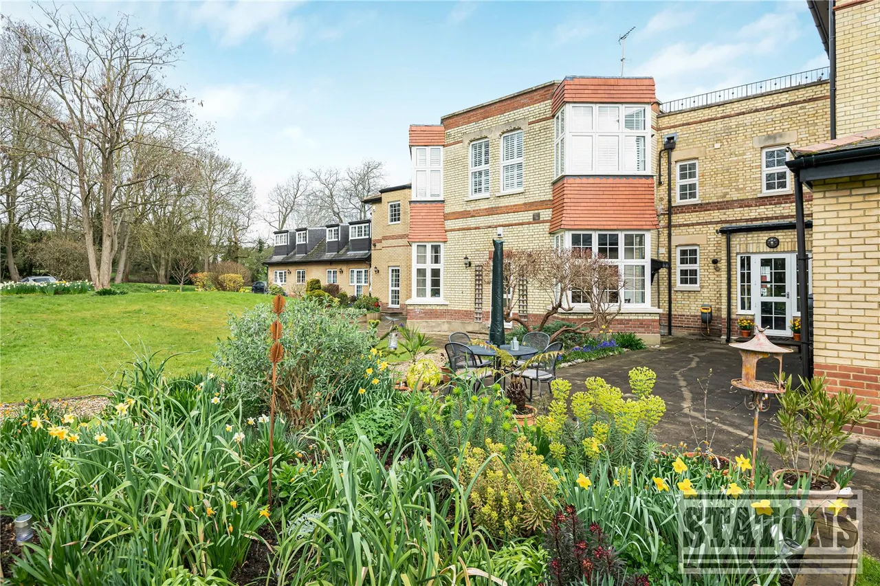 Rydal Mount, Santers Lane, Potters Bar, Hertfordshire, EN6 2SP, photo 14