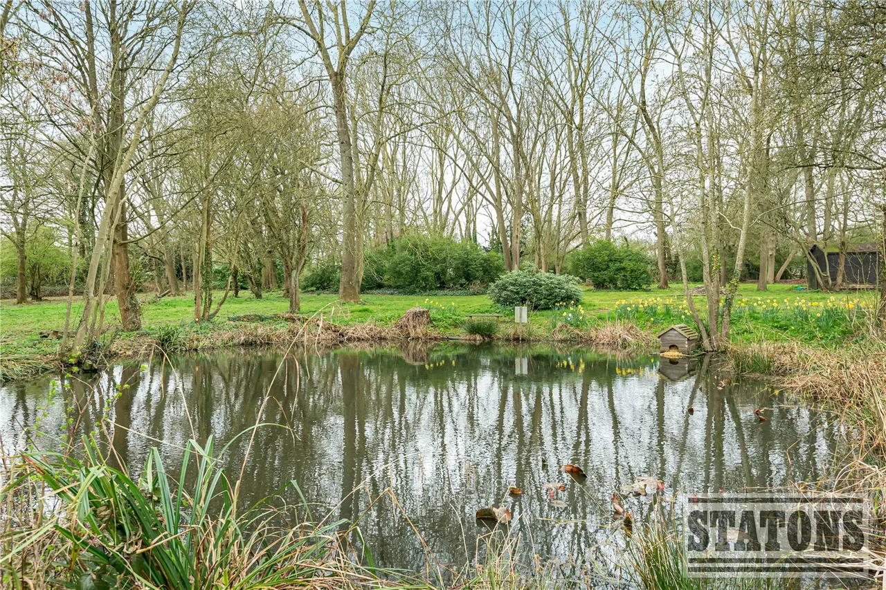 Rydal Mount, Santers Lane, Potters Bar, Hertfordshire, EN6 2SP, photo 17
