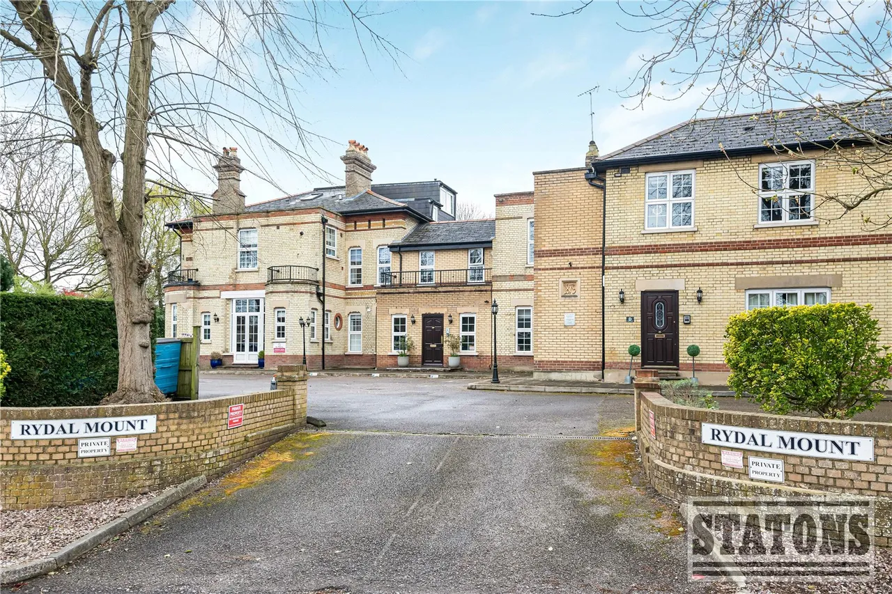 2 bed flat for sale — Rydal Mount, Santers Lane, Potters Bar, Hertfordshire, EN6 2SP