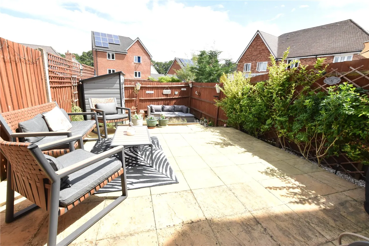 Nightjar Close, Farnborough, GU14 9GB, photo 16