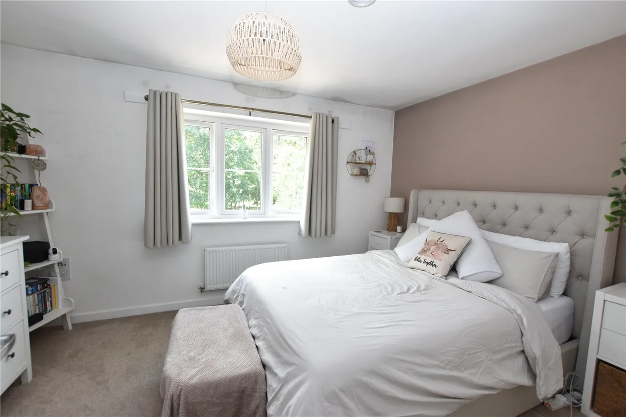 Nightjar Close, Farnborough, GU14 9GB, photo 13