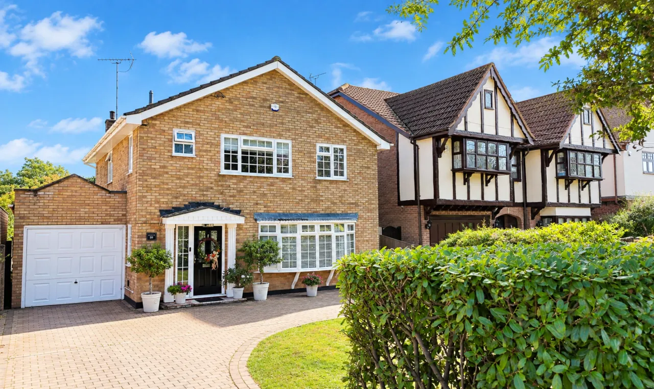 4 bed property for sale, Folly Chase, Hockley, SS5