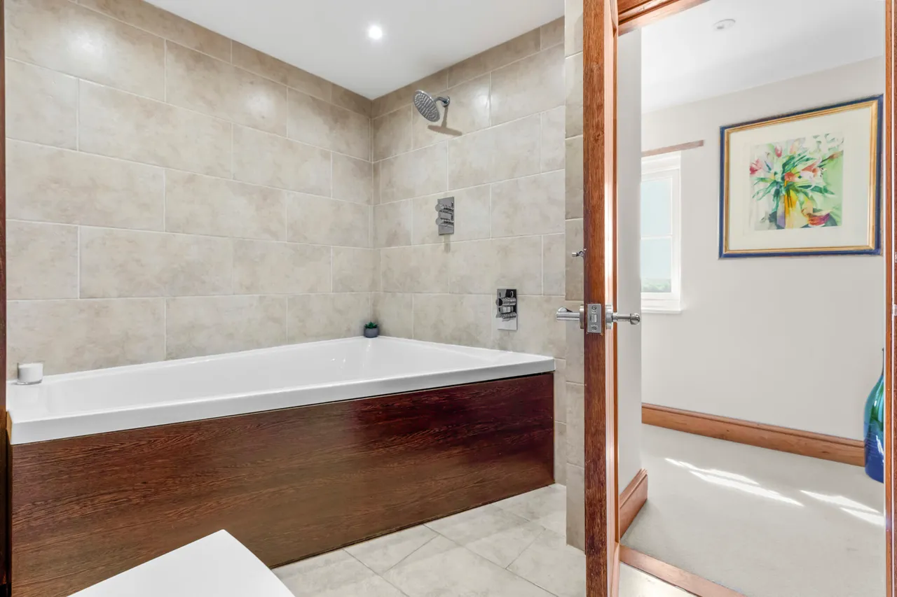 Ickford Road, Shabbington, HP18, photo 12