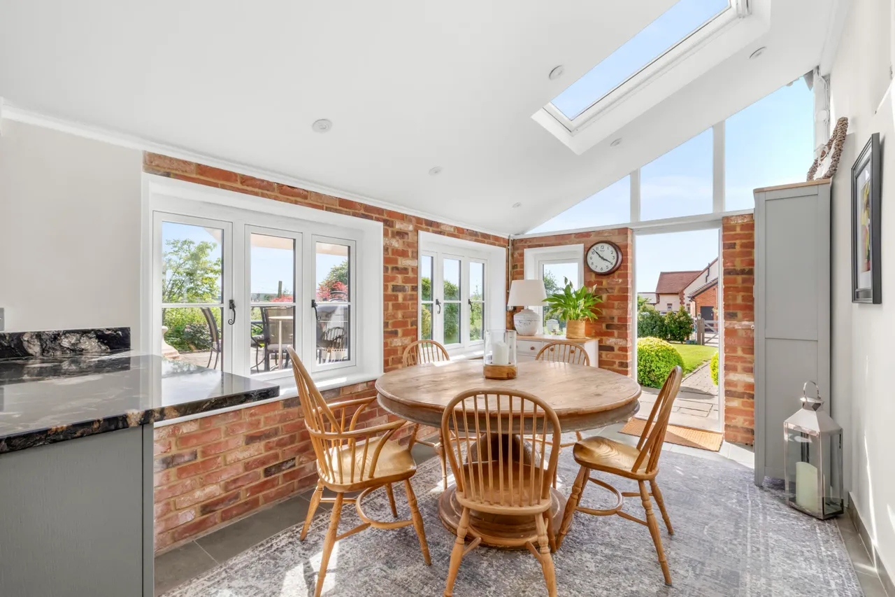 Ickford Road, Shabbington, HP18, photo 6
