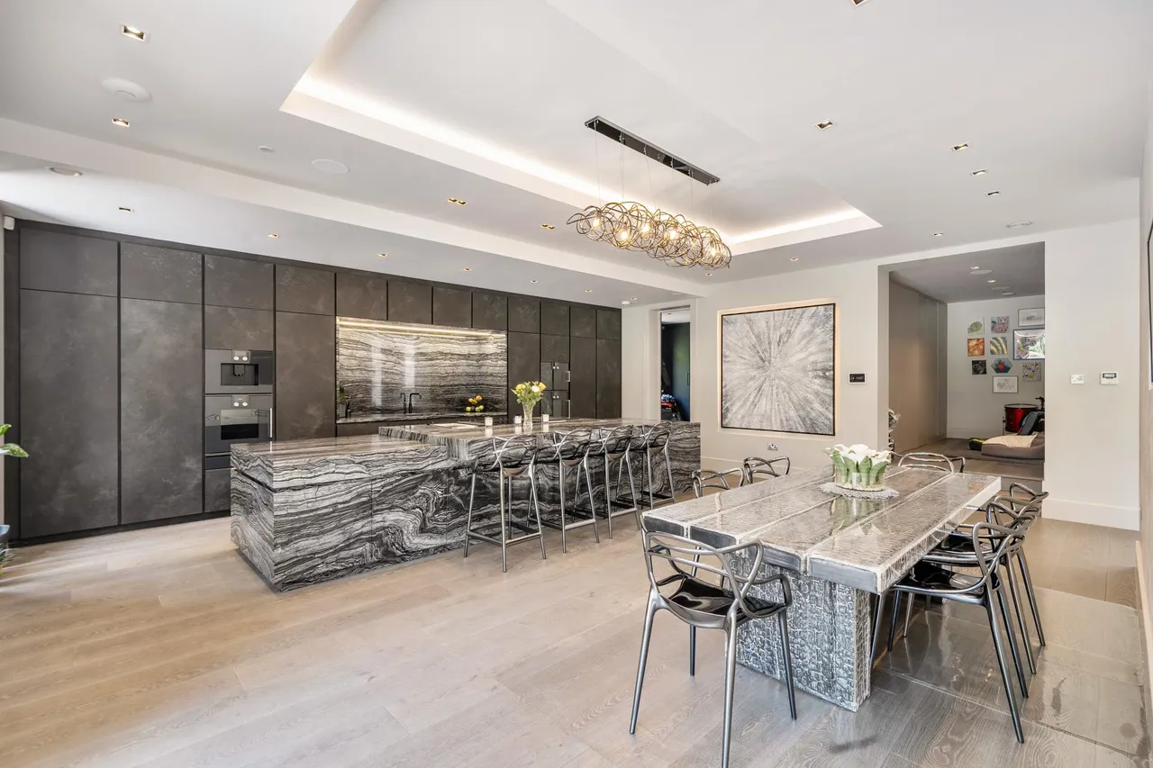 Warren Drive, Kingswood, photo 10